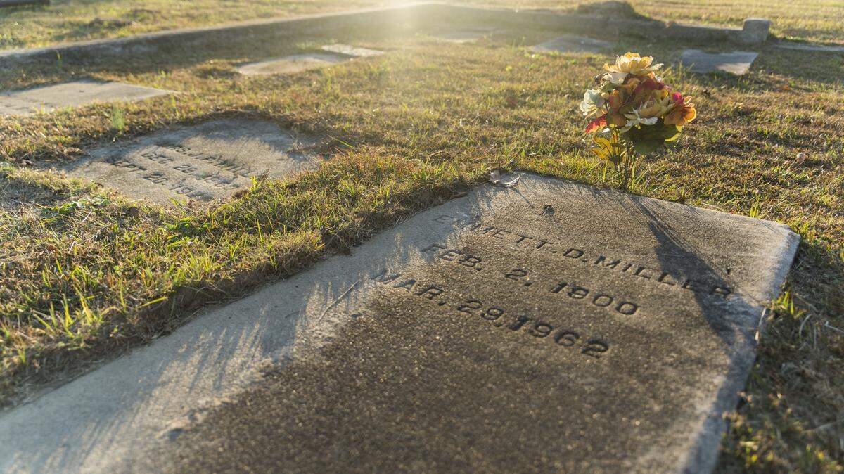 Emmett Miller's gravesite in the Fort Hill cemetery.