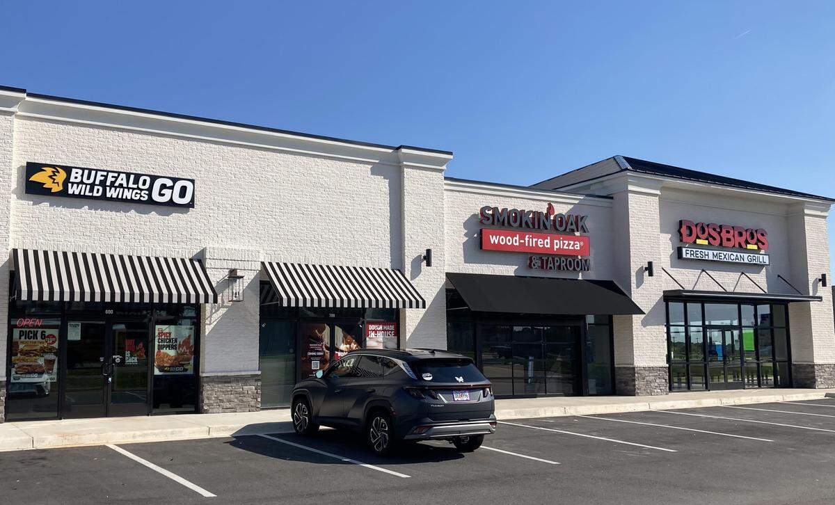 Middle Georgia’s first Buffalo Wild Wings Go opens in Warner Robins. DosBros Fresh Mexican Grill is expected to open next followed by Smokin’ Oak Wood-Fired Pizza & Taproom in mid-September.