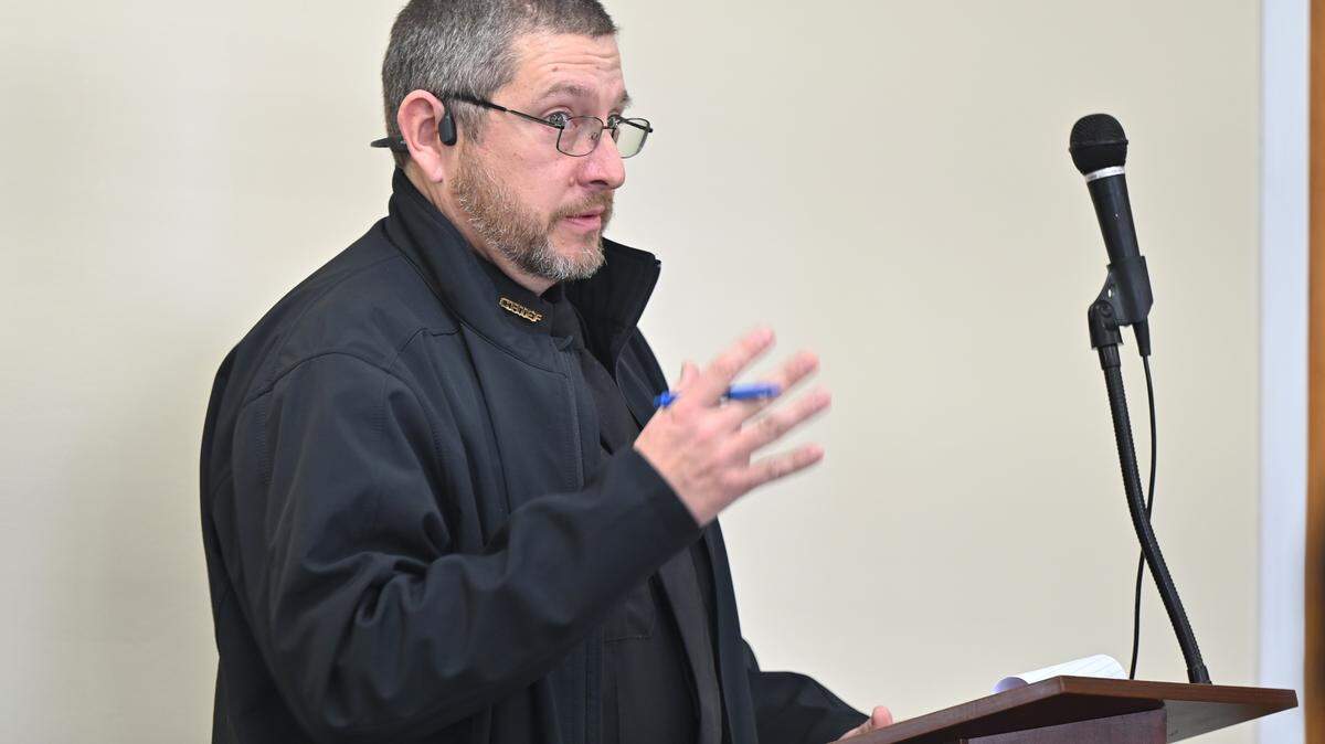 Fort Valley interim Police Chief David Wilson speaks to the city council during the weekly mayor’s briefing on Monday, Feb. 9, 2026, at City Hall in Fort Valley, Georgia. The city council appointed Wilson after firing the then-police chief and assistant police chief last month.