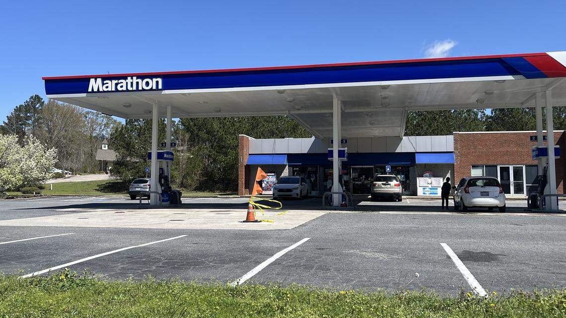 Macon gas station manager criticized for not letting students in during storm