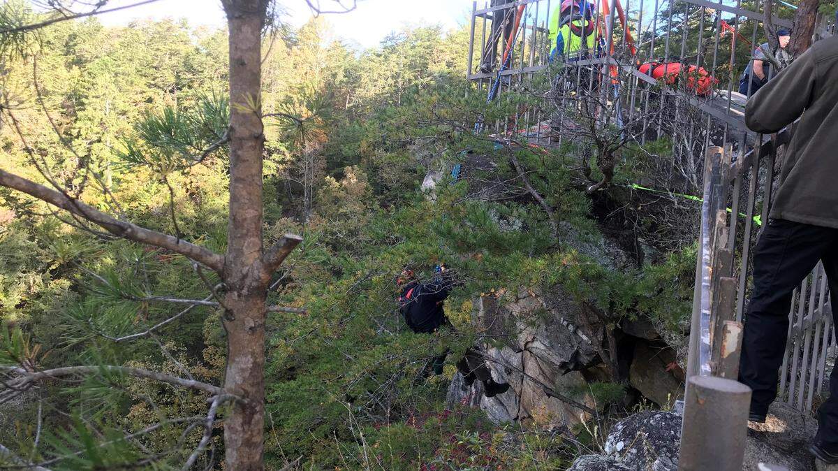 A photo shows recovery efforts after crews found the body of a missing hiker at the bottom of Tallulah Gorge in Georgia.