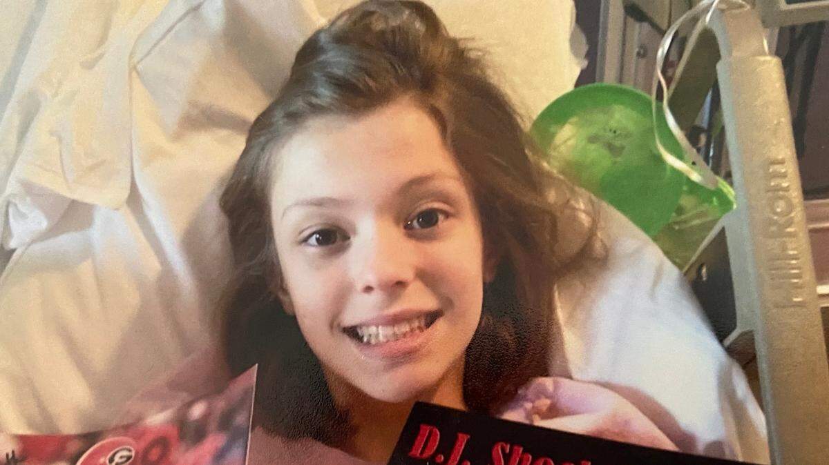 Mary Elizabeth Paris receiving treatment for Acute Myeloid Leukemia. Paris died from the disease five years ago, and a golf tournament in her honor started by her grandfather has raised $165,000 to battle childhood cancer.