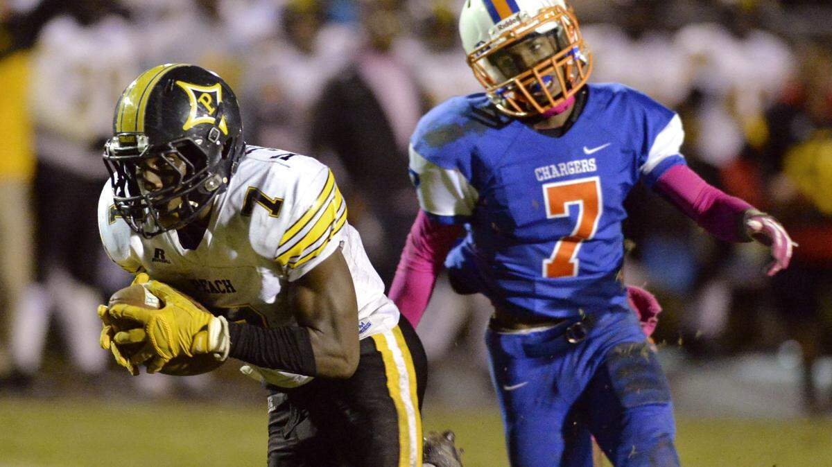 Peach County receiver Kearis Jackson (7) runs toward the end zone after a long reception from quarterback Tyrique Mcghee during their game against Central Friday night.