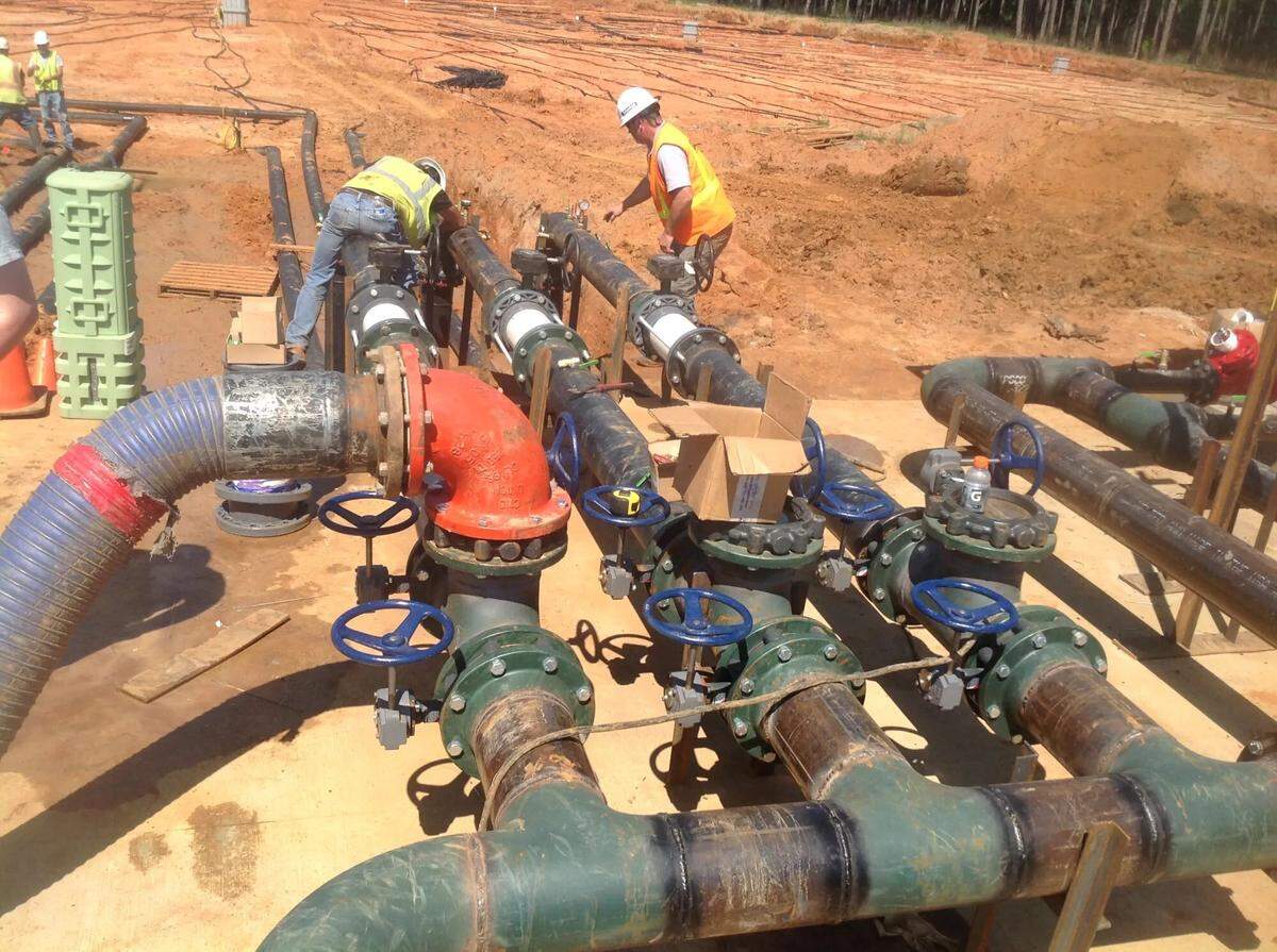 Installation of a Borehole Thermal Energy Storage system at MCLB Albany, which requires piping deep underground. The project is a state-of-the-art ground source heat pump system that helps military bases reduce energy costs.