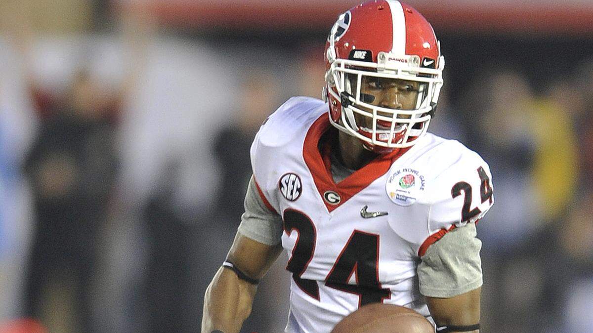 Dominick Sanders returned an interception to the 4-yard line in the third quarter of the Rose Bowl against Oklahoma
