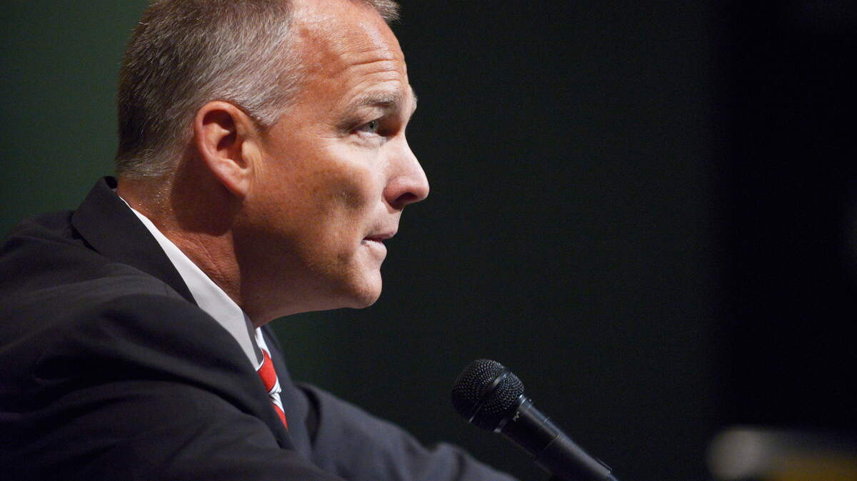 Georgia head coach Mark Richt issued a statement on Twitter on Thursday denying rumors that defensive coordinator Jeremy Pruitt was being forced out.