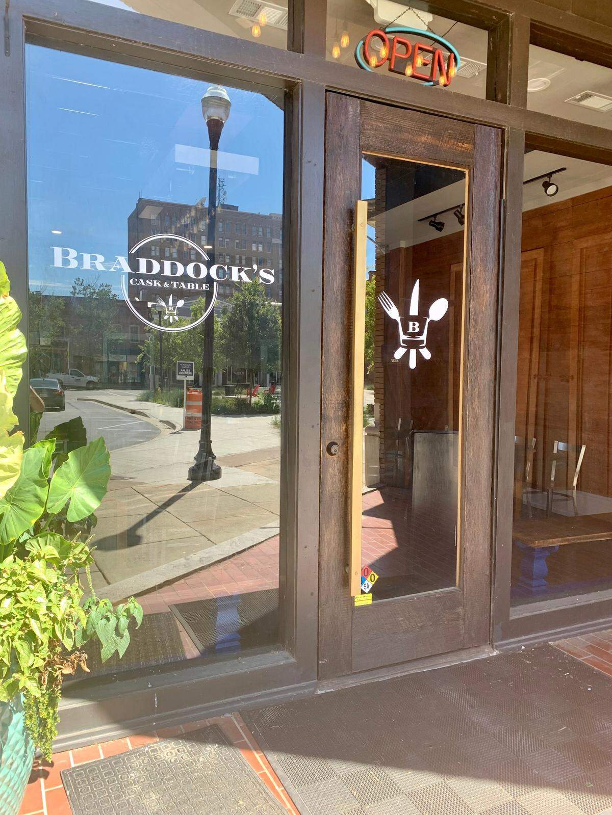 New downtown Macon restaurant, Braddock’s Cask & Table, will hold its grand opening on Saturday.