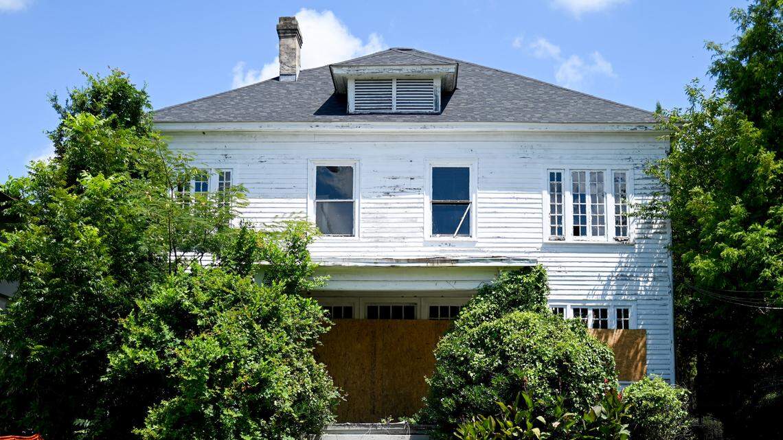 Bibb P&Z denies Big House plan to demolish condemned historic structure, build garden