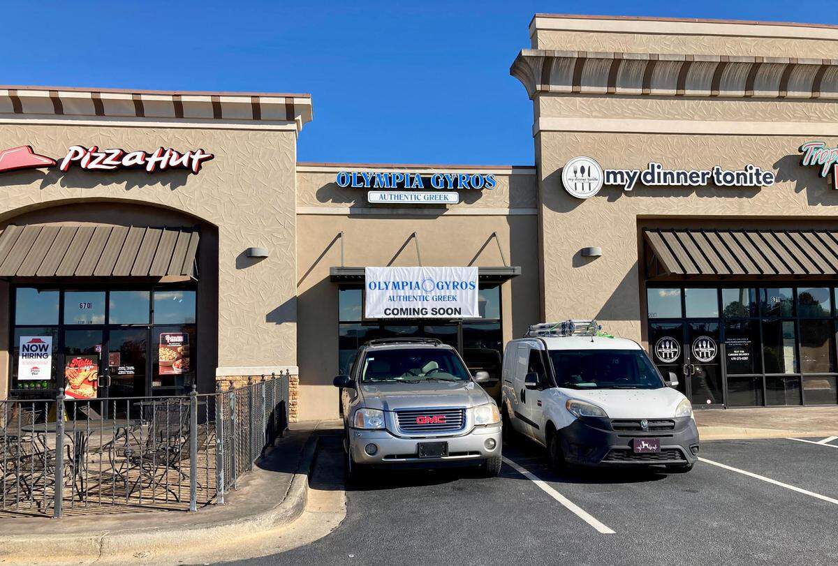 Sandwiched between a Pizza Hut and My Dinner Tonite, Olympia Gyros offering authentic Greek food is gearing up to open at 670 Lake Joy Road, Suite 150, in Warner Robins. The new restaurant has a Kathleen mailing address.