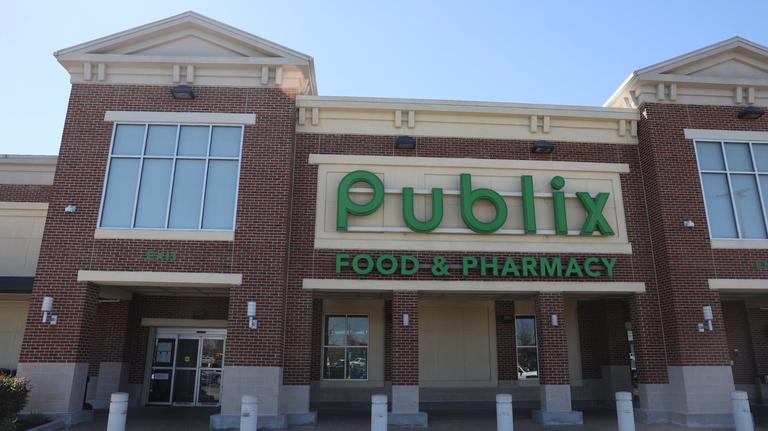 Publix, Walmart Kroger & more: Here’s which Macon stores will be open, closed Christmas Day 2025