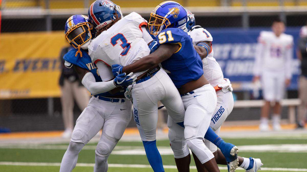 Fort Valley State University lost its game to Savannah State on Saturday by a score of 24-6