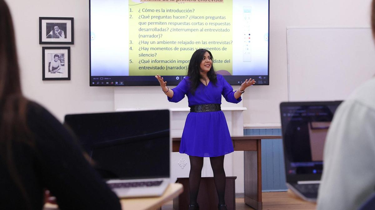 Mercer University senior lecturer of Spanish Libertad Aranza asks her class for reflections on their initial oral history interviews in her Immigration and Oral Histories special topics course on Wednesday, Jan. 29, 2025.
Nearly 40% of California students are multilingual learners. Invest in multilingual teachers to boost equity, academic outcomes and bilingual program access.