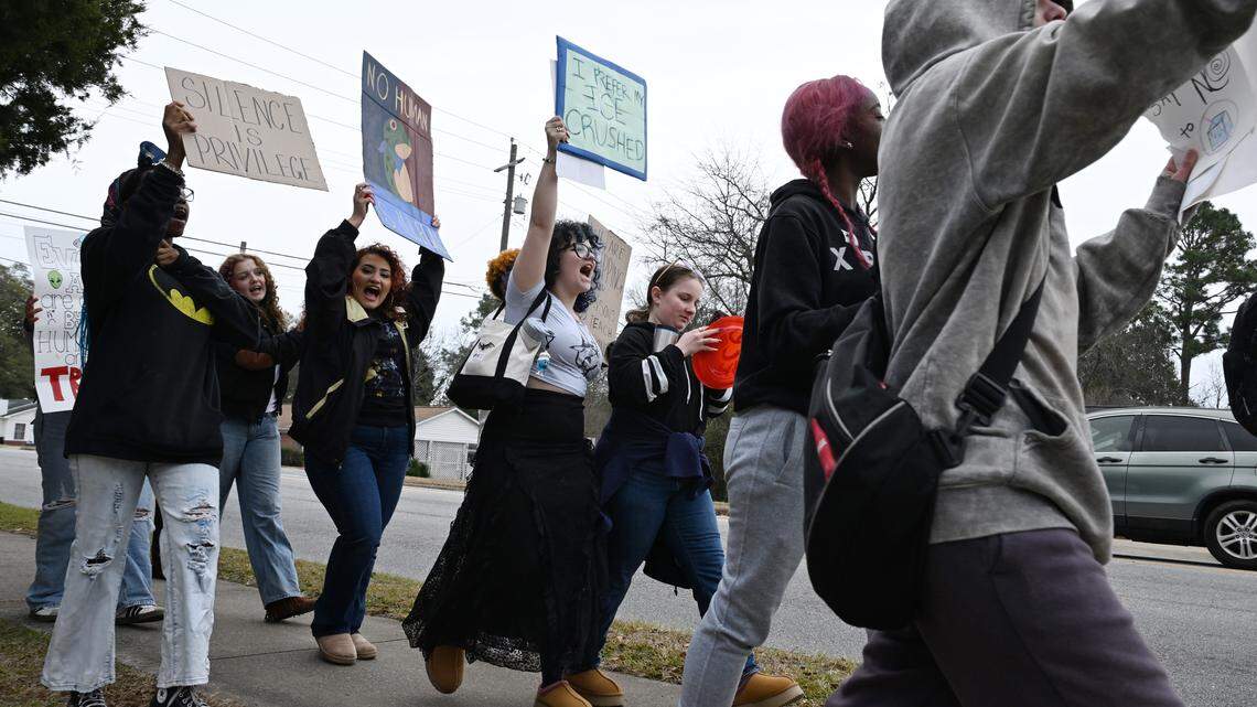 Students walk out of school for anti-ICE protest in Warner Robins