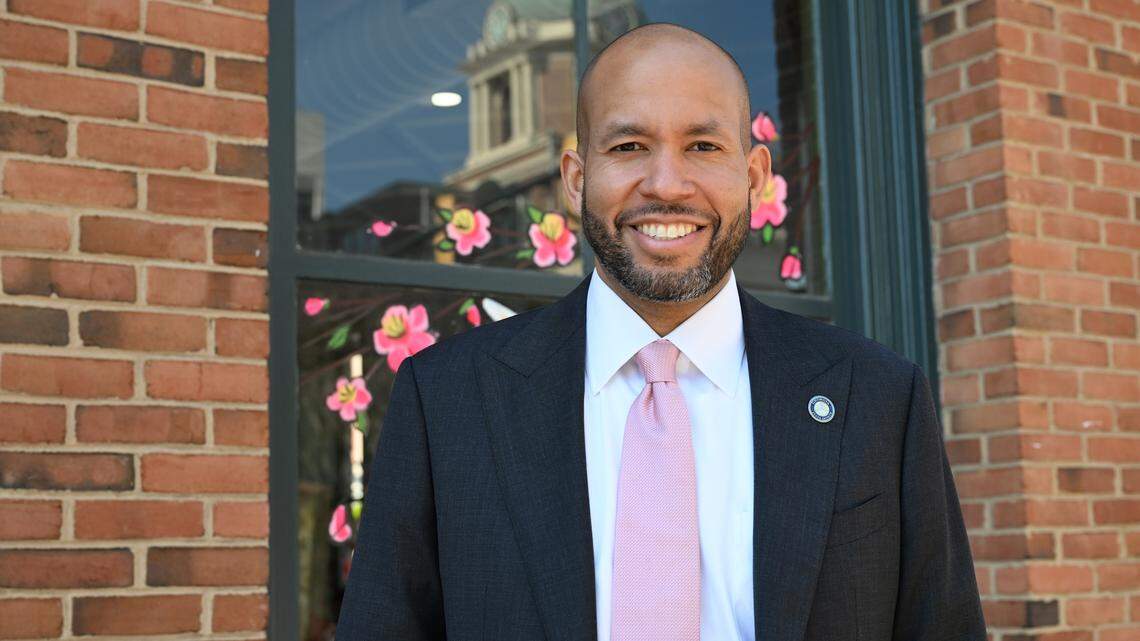 Democratic governor candidate calls to end data center tax breaks in Macon stop