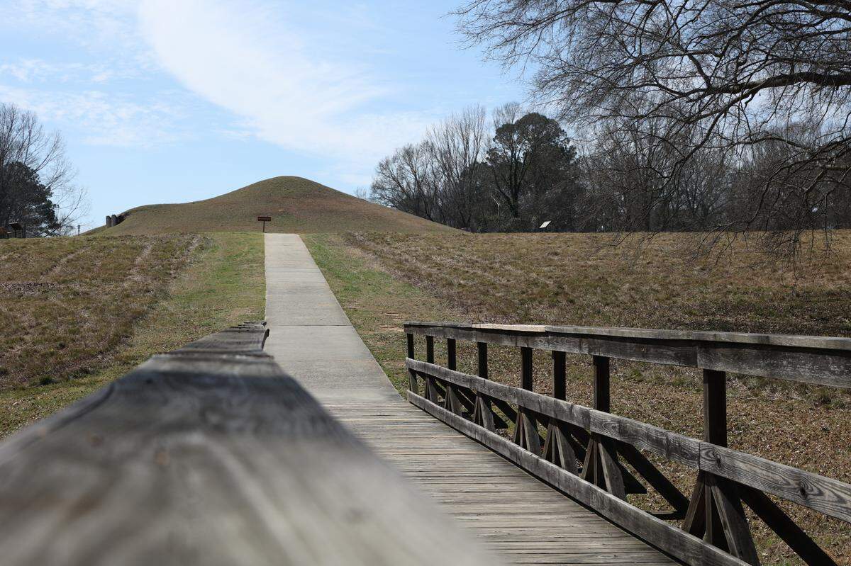 A bipartisan bill to establish Ocmulgee Mounds as Georgia’s first national park was reintroduced in 2025 after a failed attempt in 2024.