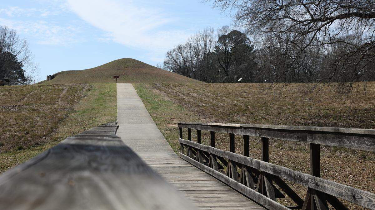 A bipartisan bill to establish Ocmulgee Mounds as Georgia’s first national park was reintroduced in 2025 after a failed attempt in 2024.