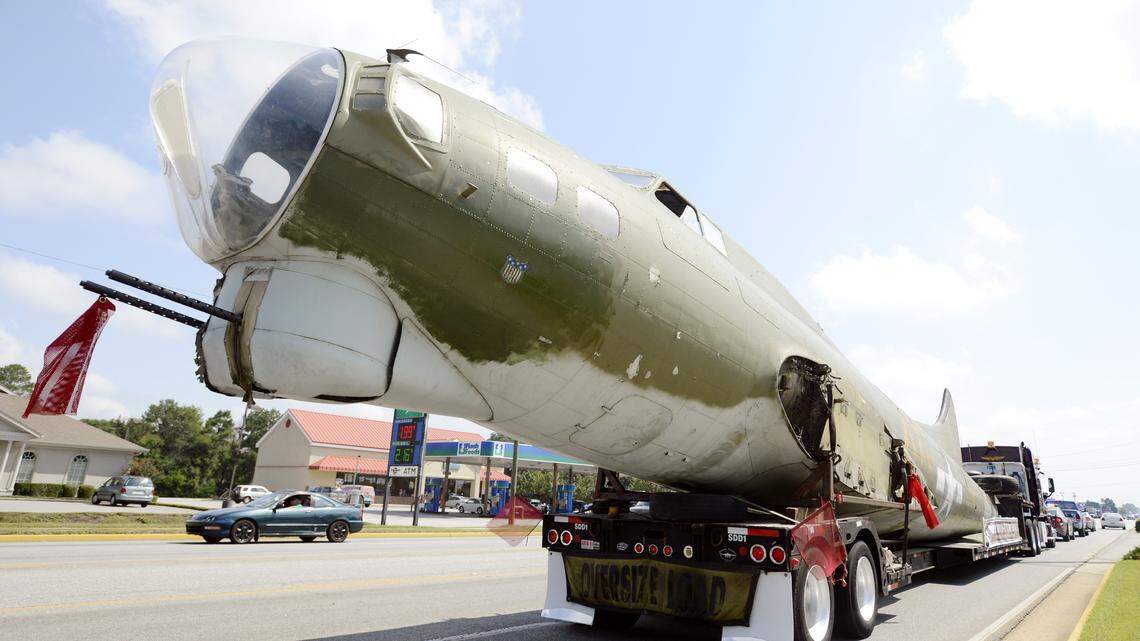 B-17 arrives at Museum of Aviation in Warner Robins 
