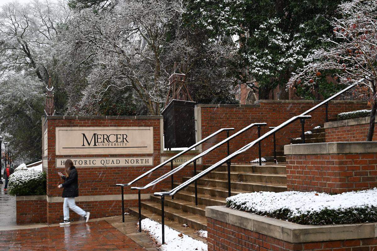 Snow covers campus at Mercer University on Sunday, Jan. 18, 2026, in Macon, Georgia. The National Weather Service expected Macon to receive 1 to 2 inches of snow on Sunday.