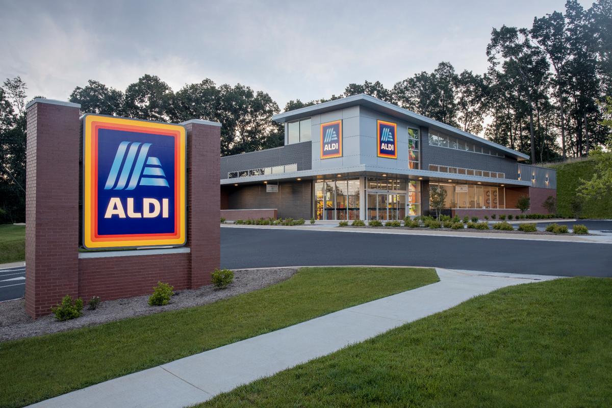 Aldi’s Thanksgiving meal can feed up to 10 people and includes traditional favorites such as a Butterball turkey, rolls and stuffing.