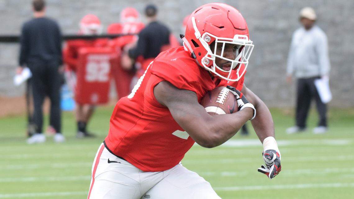Georgia receiver Kearis Jackson goes through a drill during practice.
