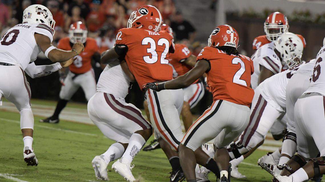Georgia inside linebacker Monty Rice (32) records a late-game tackle against Mississippi State in 2017.