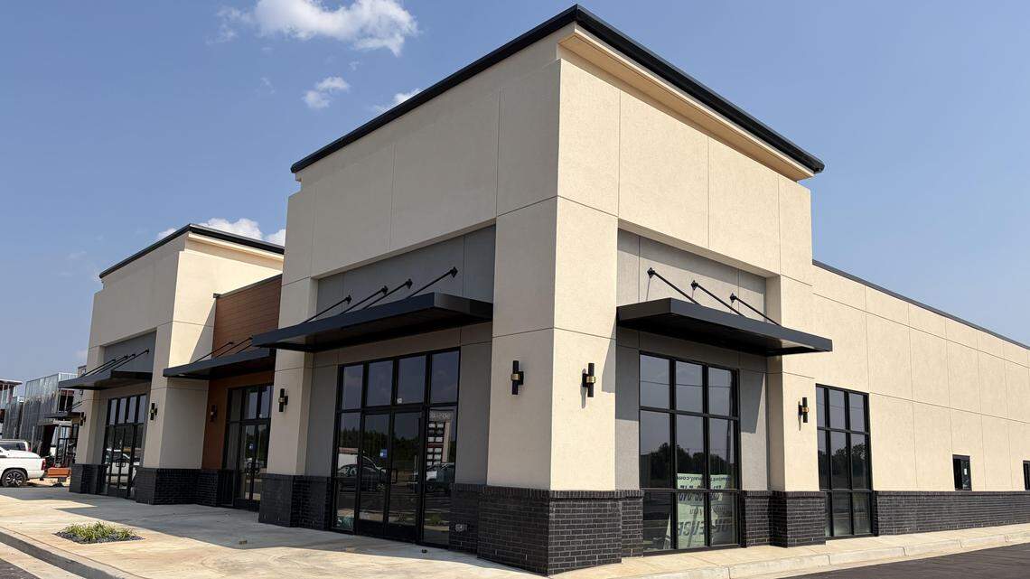 Pizza brand new to Middle GA joins The Brass Tap in new Warner Robins plaza