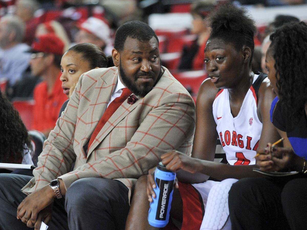 Georgia forward Caliya Robinson (4) speaks with assistant coach Robert Mosley during the Lady Bulldogs’ game with the Kennesaw State Owls at the Stegeman Coliseum on Thursday, December 3rd, 2015 in Athens, Ga. (Photo by Sean Taylor)