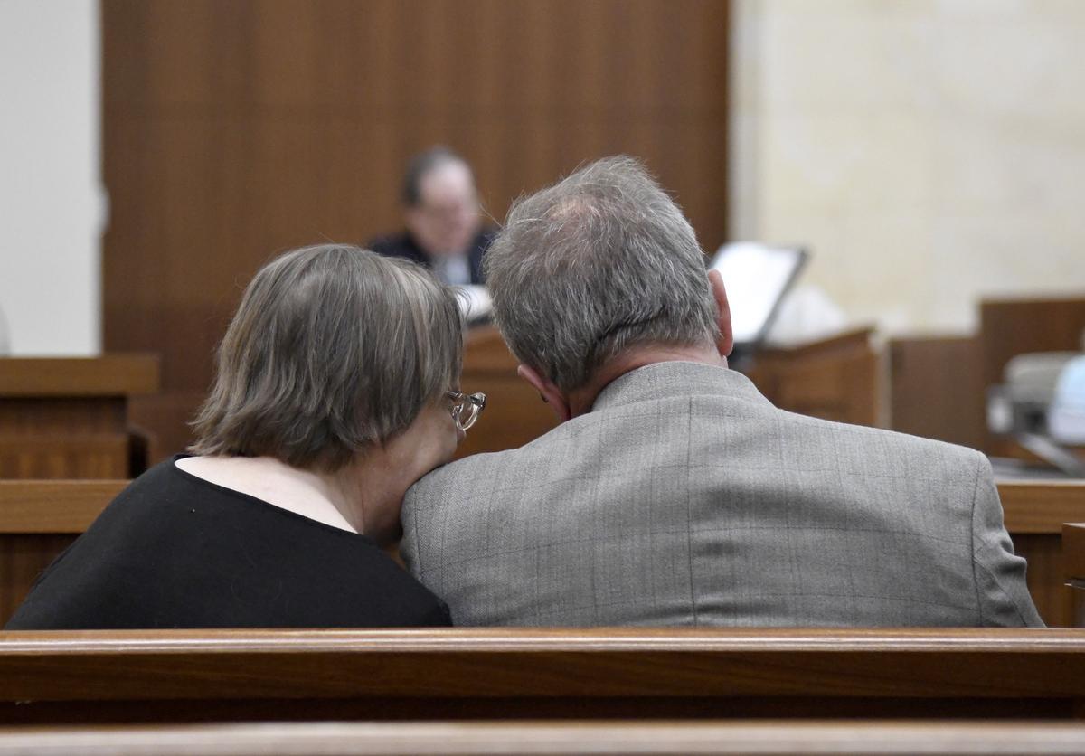 JASON VORHEES/THE TELEGRAPH Augusta, GA, 08/17/2018: Stephen McDaniel’s parents watch as attorney Floyd Bufford answers a question from McDaniel during McDaniel’s appeal hearing Friday in Augusta. McDaniel is currently serving a life sentence for the June 2011 murder Lauren Giddings.