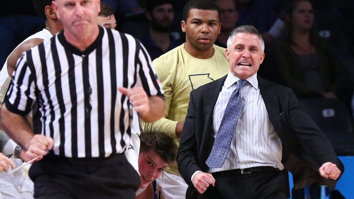Georgia Tech head coach Brian Gregory reacts to an official after a foul call was not called against Wofford during an NCAA college basketball game Tuesday, Dec. 1, 2015, in Atlanta. (Curtis Compton/Atlanta Journal-Constitution via AP) MARIETTA DAILY OUT; GWINNETT DAILY POST OUT; LOCAL TELEVISION OUT; WXIA-TV OUT; WGCL-TV OUT; MANDATORY CREDIT