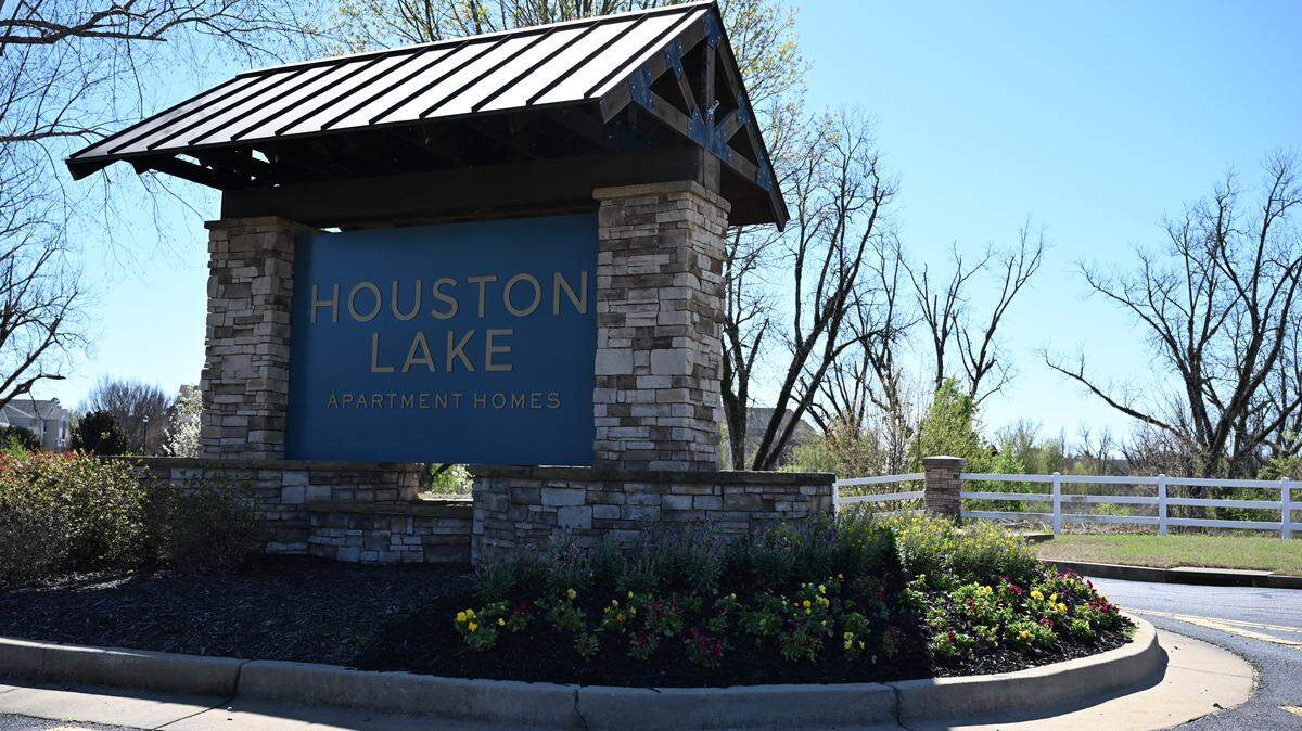 Houston Lake Apartments sit off of Houston Lake Road in Kathleen, Georgia. A man was shot to death in the apartment complex on Thursday night. 