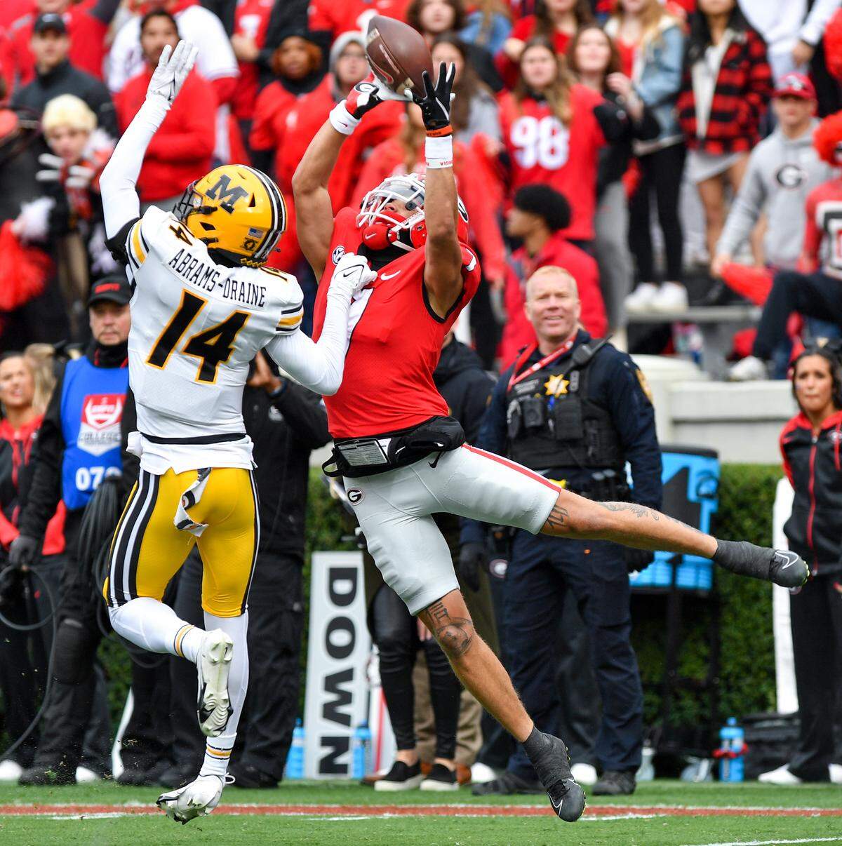 Georgia wide receiver Jermaine Burton hauls in a pass Saturday against Missouri.