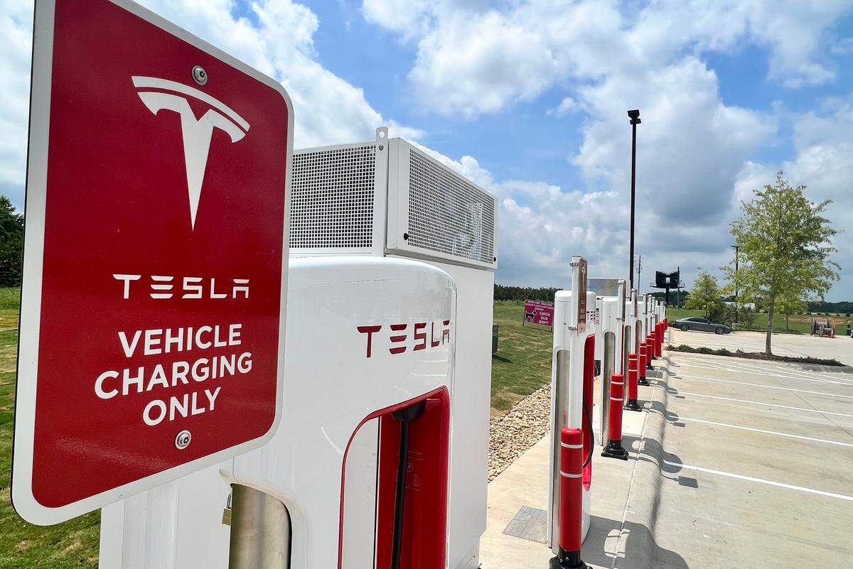Tesla charging stations installed at the Buc-ee’s in Warner Robins are expected to be operational this month.