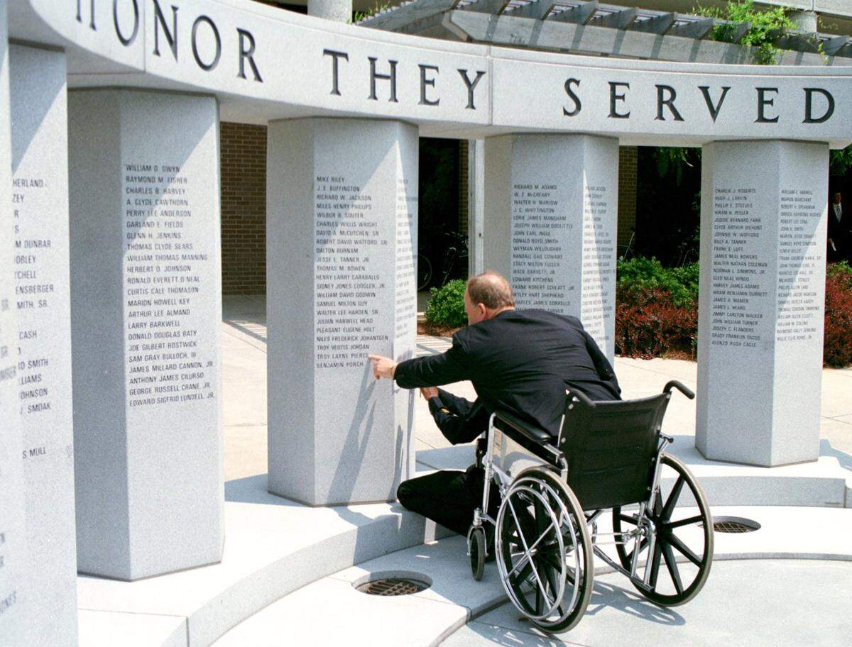 Then U.S. Sen. Max Cleland at a law enforcement memorial in Forsyth in 1998.