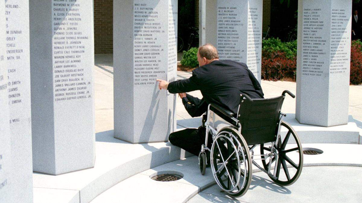 Then U.S. Sen. Max Cleland at a law enforcement memorial in Forsyth in 1998.