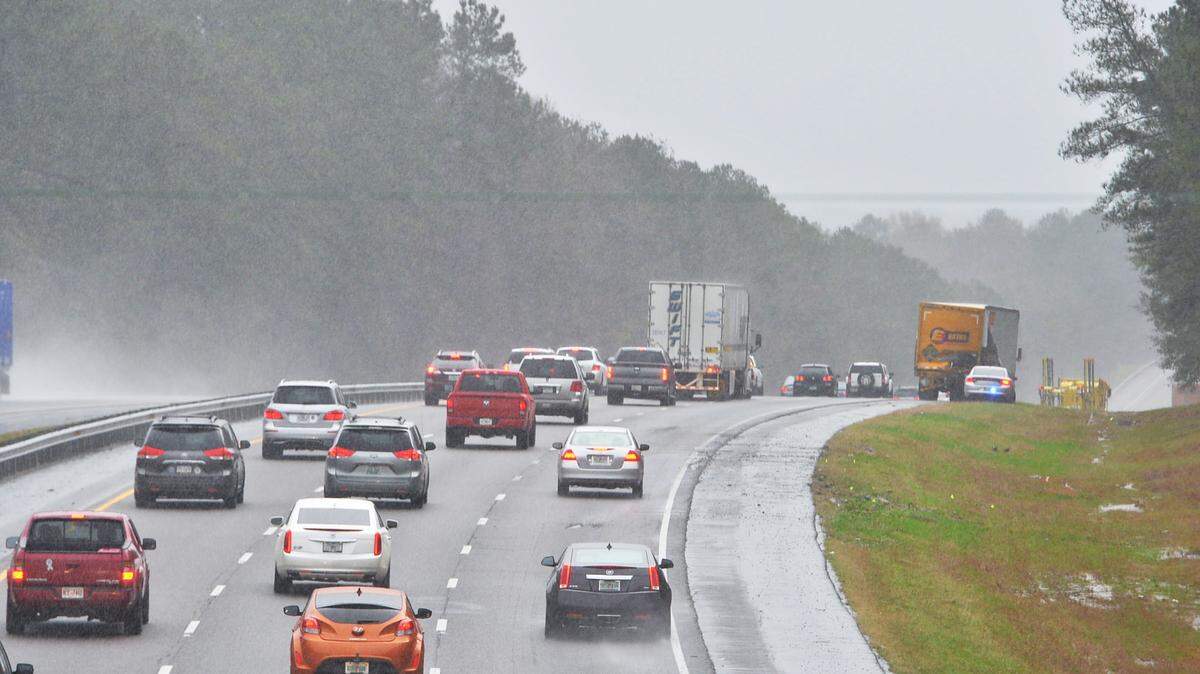 Traffic on northbound I-75 slows in the vicinity of the 131- mile marker just north of the Firetower Road bridge where a couple of accidents claimed one life early Wednesday.