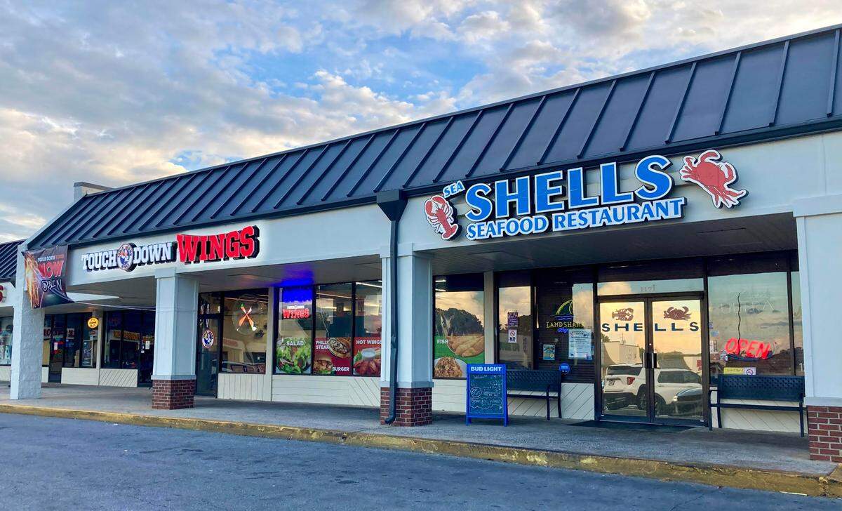 A new TouchDown Wings opened Monday next to Shells Seafood Restaurant in the Kroger shopping center off Russell Parkway in Warner Robins.