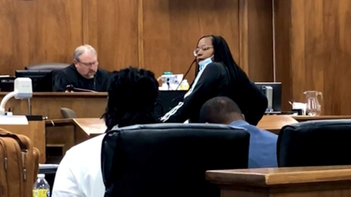 Jessie Nicole Faulks, the aunt of Da’Kwaun Faulks who was shot and killed in August 2018, turns to Dawan Daniels Jr. in court Thursday during Daniels’ plea hearing. Daniels, 21, pleaded guilty to voluntary manslaughter.