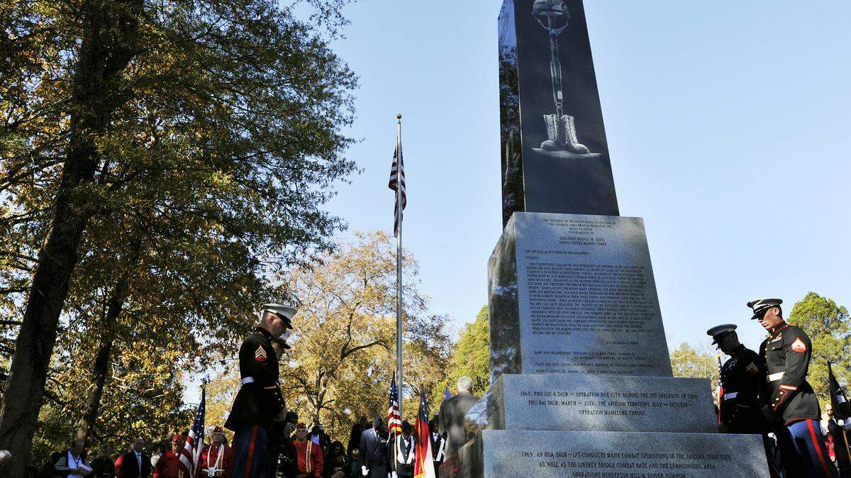 The Rodney Davis Memorial at Linwood Cemetery
