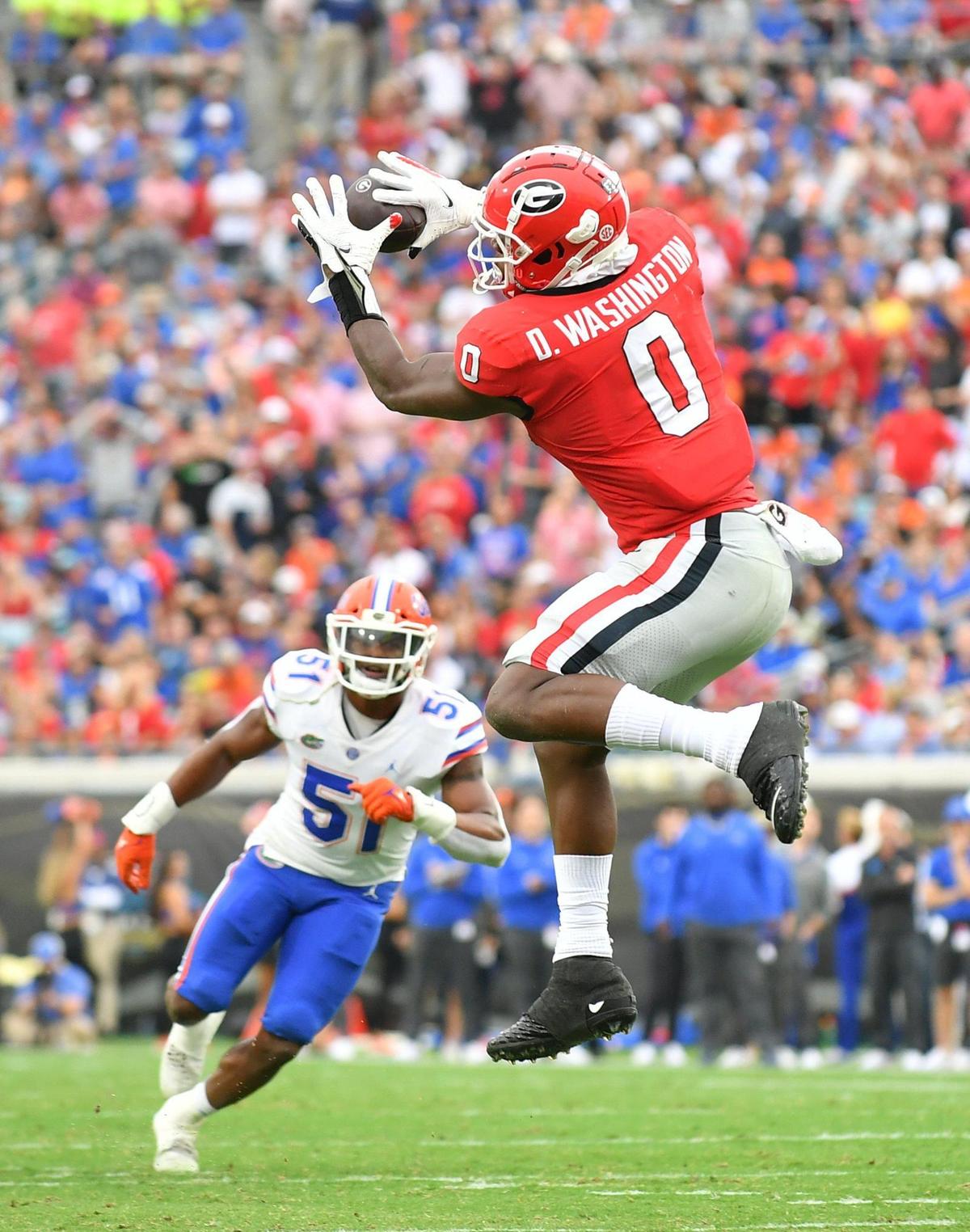 Georgia tight-end Darnell Washington hauls in a Stetson Bennett pass Saturday as the Dawgs beat Florida 42-20