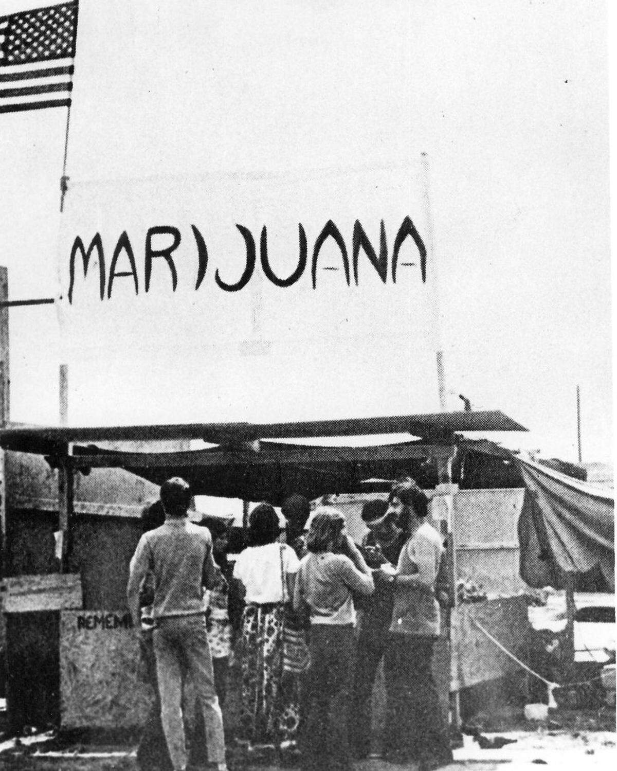 MACON TELEGRAPH FILE PHOTO Byron, Ga. July, 1970 One of the many vendors at the Second Annual Atlanta International Pops Festival held in Byron, Ga. July 3-5, 1970 at the Middle Georgia Raceway.
