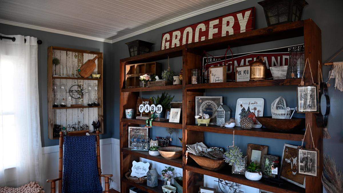 Heather Peebles, owner of Penelope’s Farmhouse Furniture, is opening a home decor storefront in Byron. Here are some items available for sale.