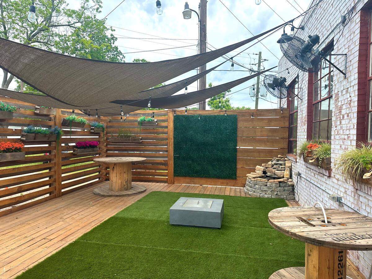 Outdoor area at Her Majesty Kitchen in Forsyth, Georgia