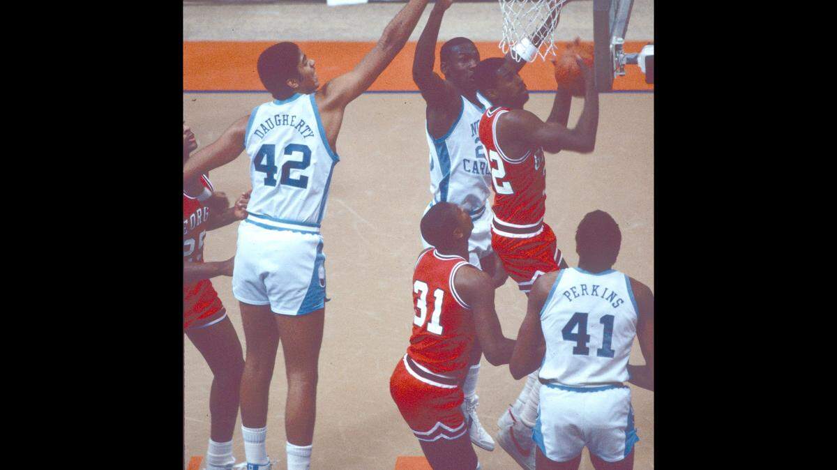 The late Lamar Heard, a captain on Georgia’s 1983 basketball team, in the win over UNC.