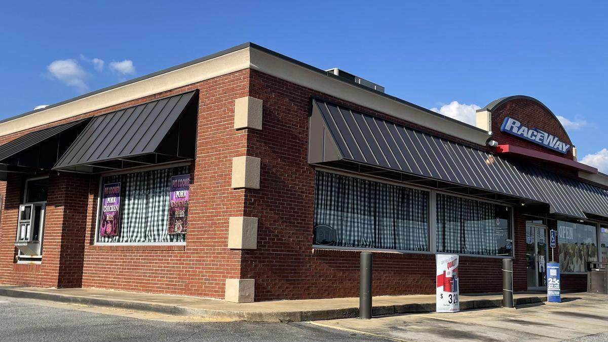 The original Georgia Bob’s BBQ restaurant at 1882 Russell Parkway in Warner Robins closes after 24 years. This photo has been cropped.