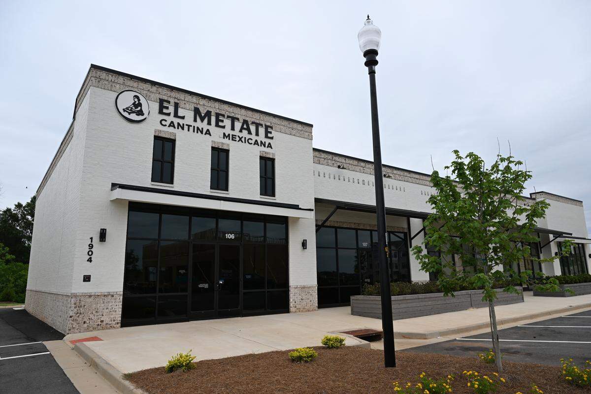 El Metate Cantina Mexicana at 1904 Houston Lake Road, Suites 106 & 107 in The Encore shopping centers in Perry, Georgia.