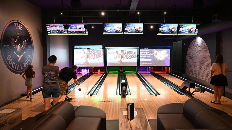 What’s duckpin bowling? See inside the new Macon hotspot that has it