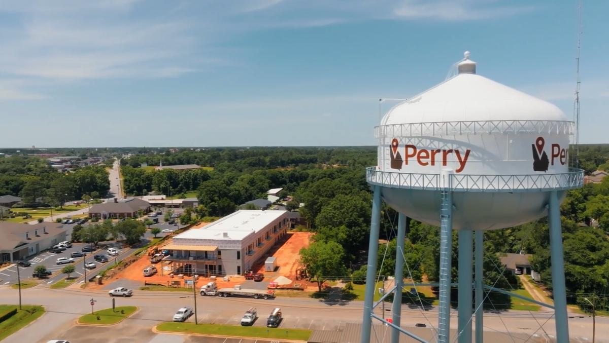 The Chalet Lofts is a two-story, mixed-use development in downtown Perry with six retail spaces, including two well-suited for restaurants, on the first floor and 12 luxury, upscale lofts on the second floor.