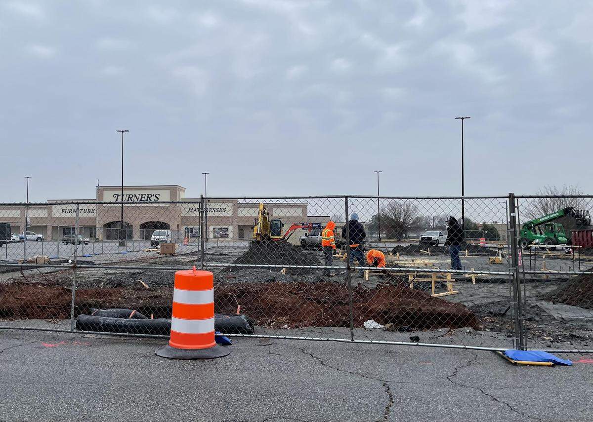 A new restaurant is going up in the parking lot of Turner’s Furniture of Ga. 96 in Warner Robins.