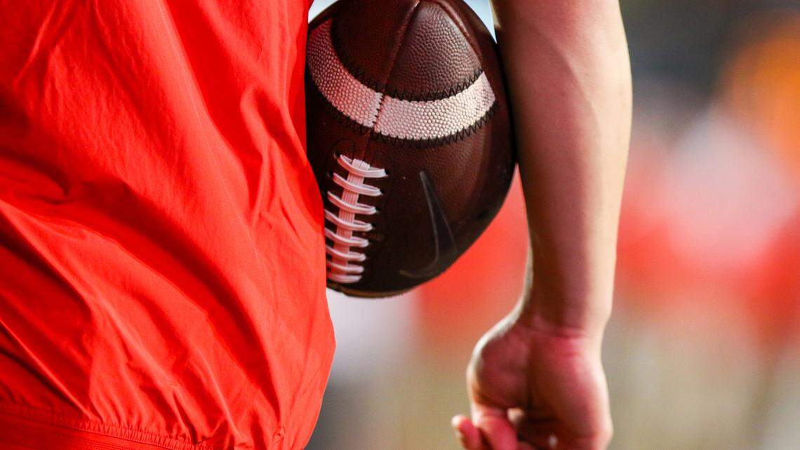 LIVE: No. 8 Georgia faces No. 6 Florida Gators in Jacksonville, Fla.