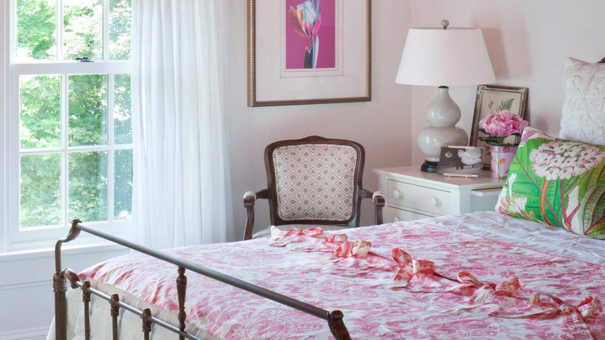 Two heavyweight champions that pack a place with irrepressible joy: pink and orange.
